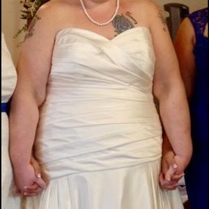 Plus size wedding dress